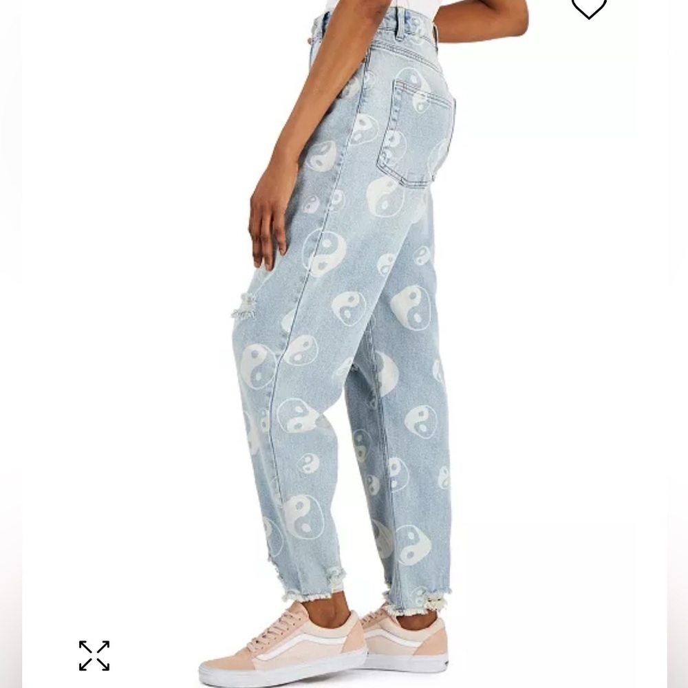 NWT Tinseltown High Rise Mom Jeans Yin Yang Distressed Size 0/24
